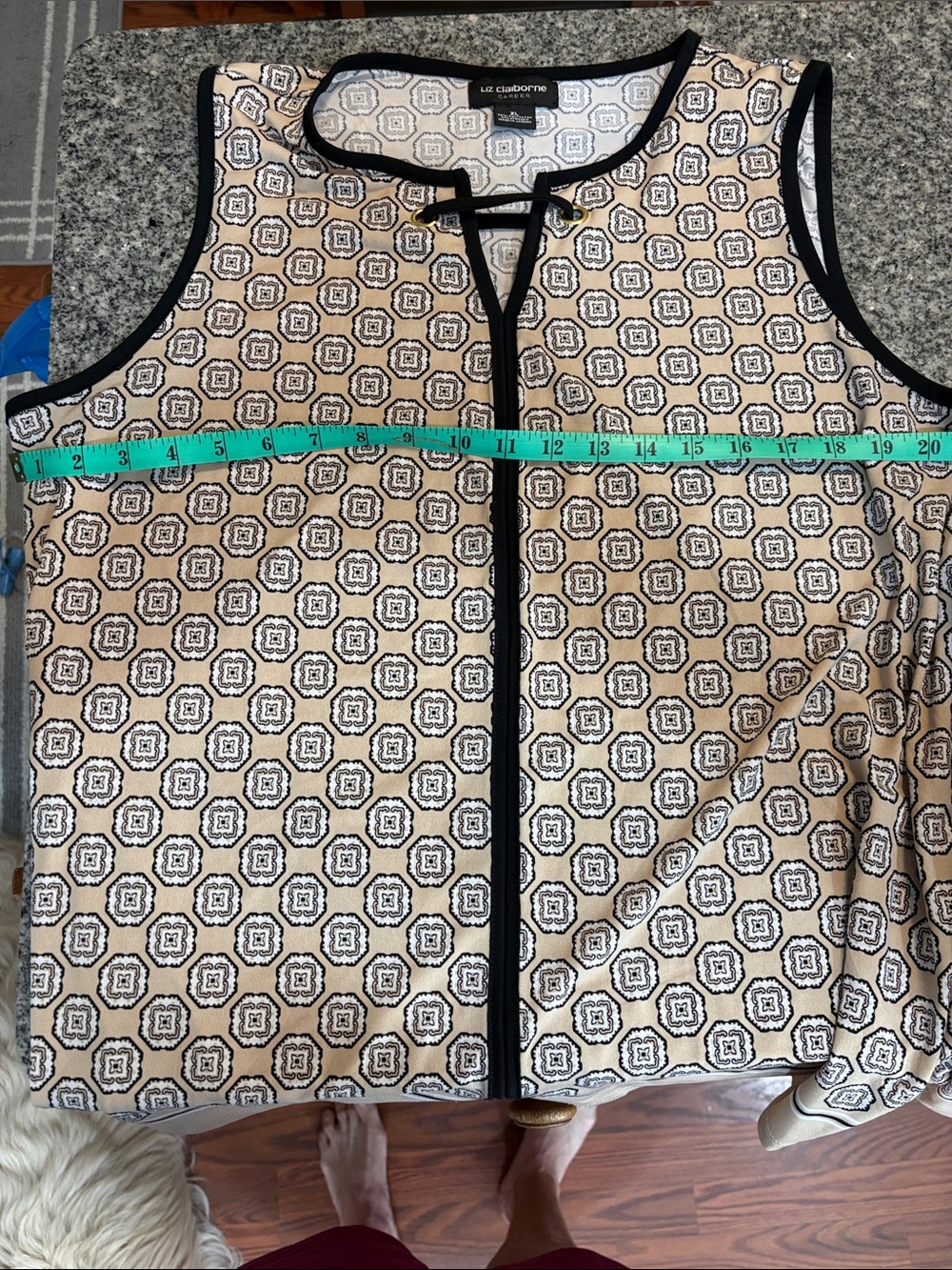 Liz Claiborne Beige and Black Printed Sleeveless Camisole